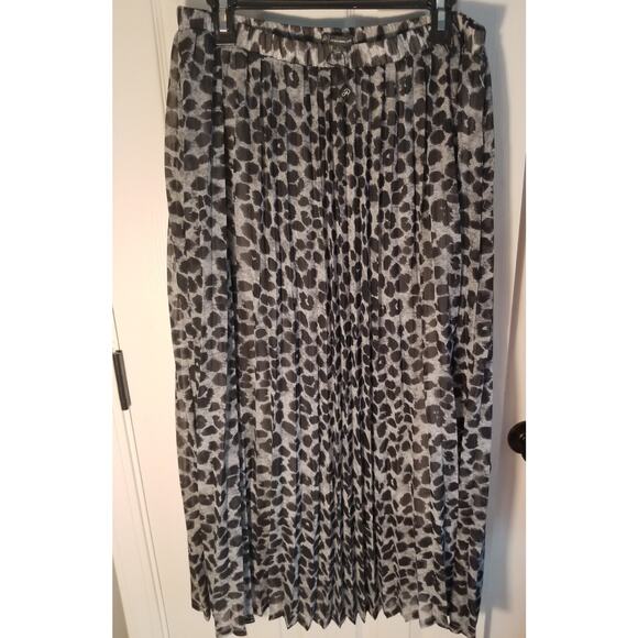 Adrianna Papell lined animal print skirt size large gray and black Pleated Long - Picture 1 of 6